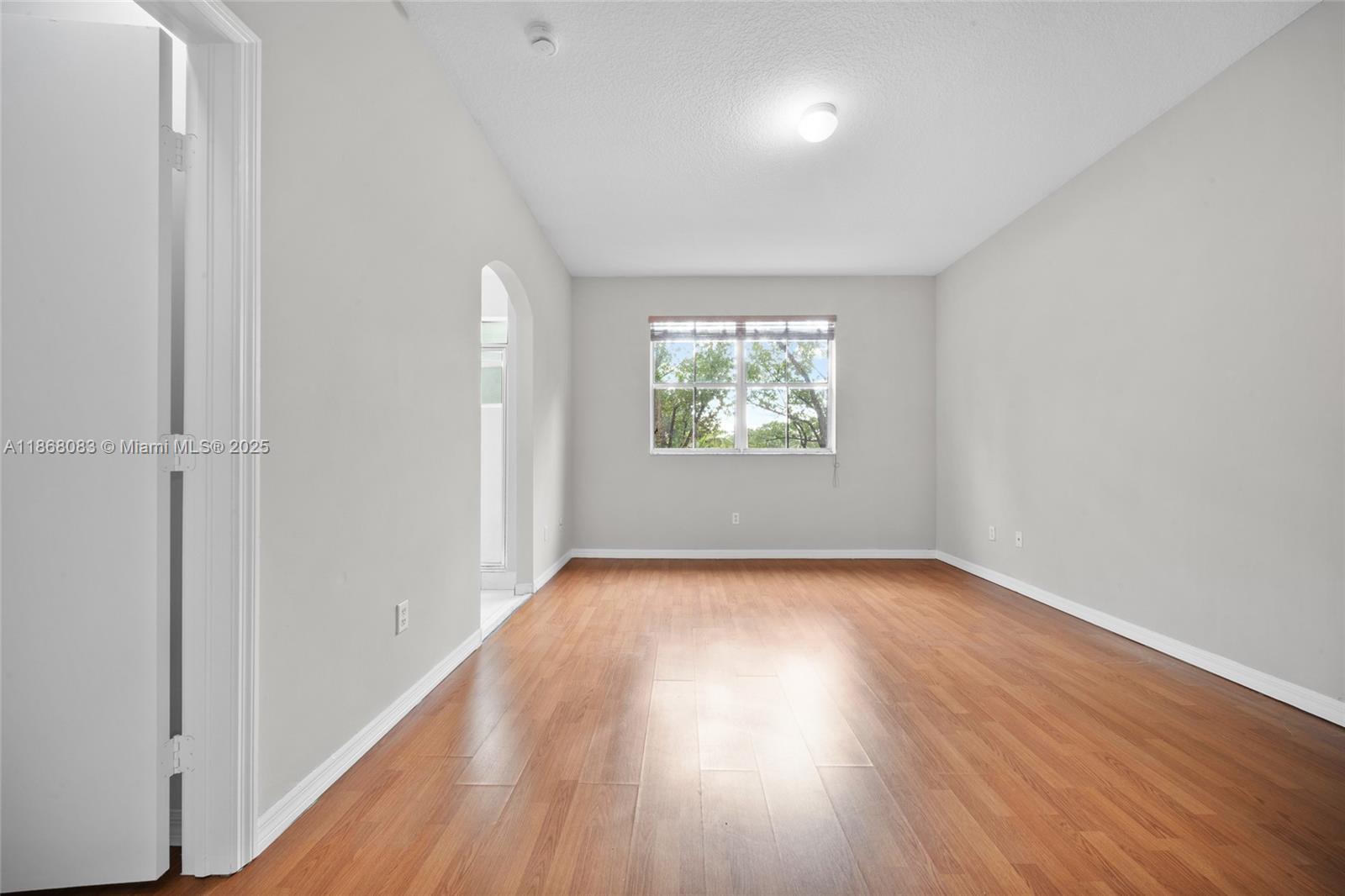 THUNDERBIRD PARK - Residential Lease