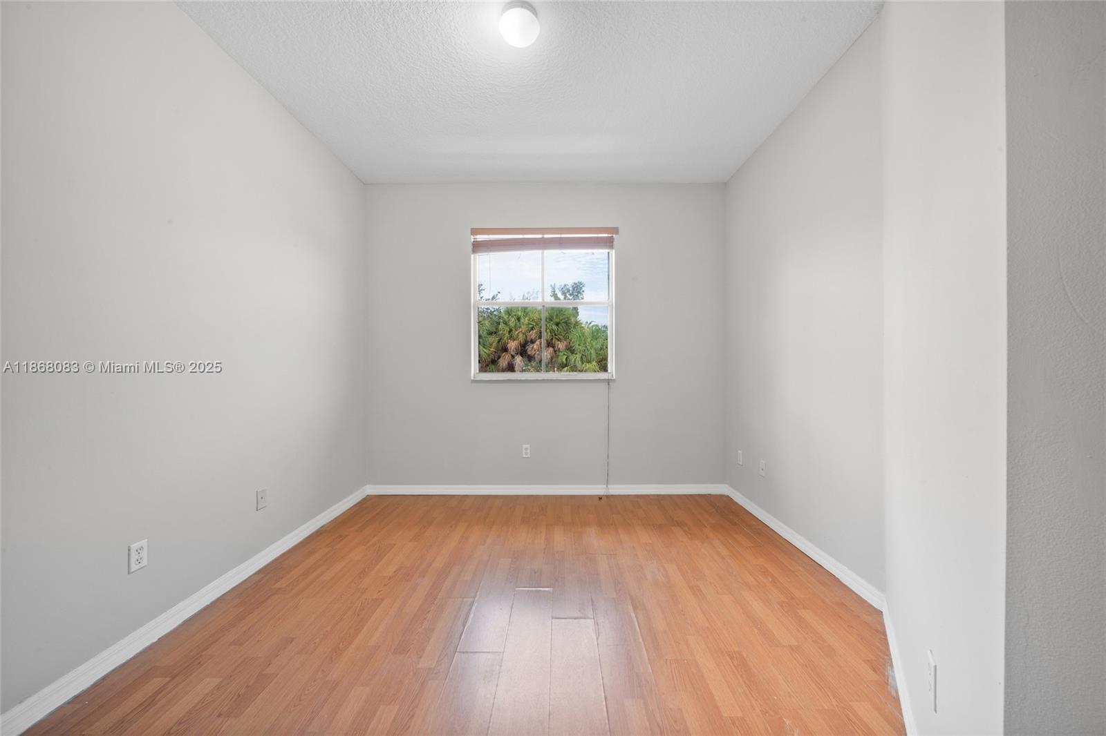 THUNDERBIRD PARK - Residential Lease