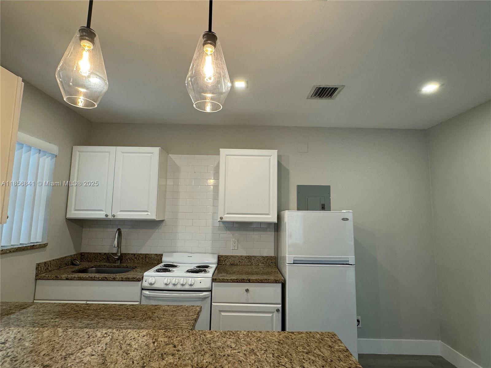 EVERGLADE LAND SALES CO - Residential Income
