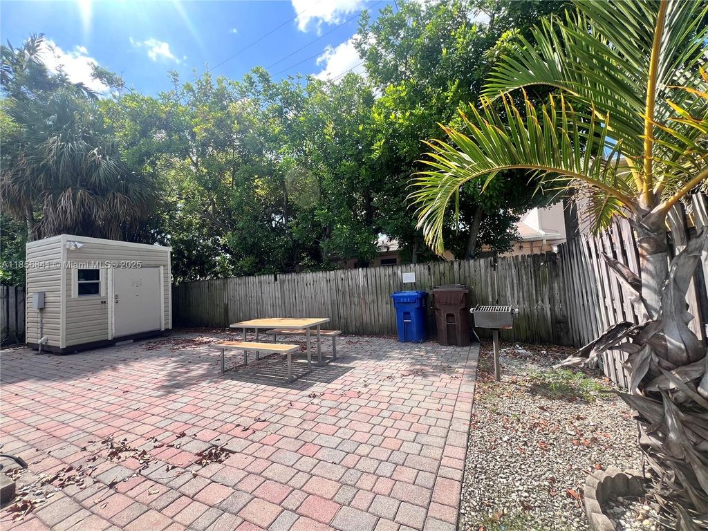 Photo of 716 SE 14th Ct #1-4, Fort Lauderdale, FL 33316 (MLS # A11856841)