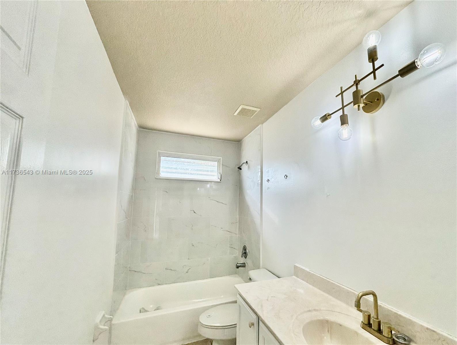HAMILTON BAY SEC 2 - Residential Lease