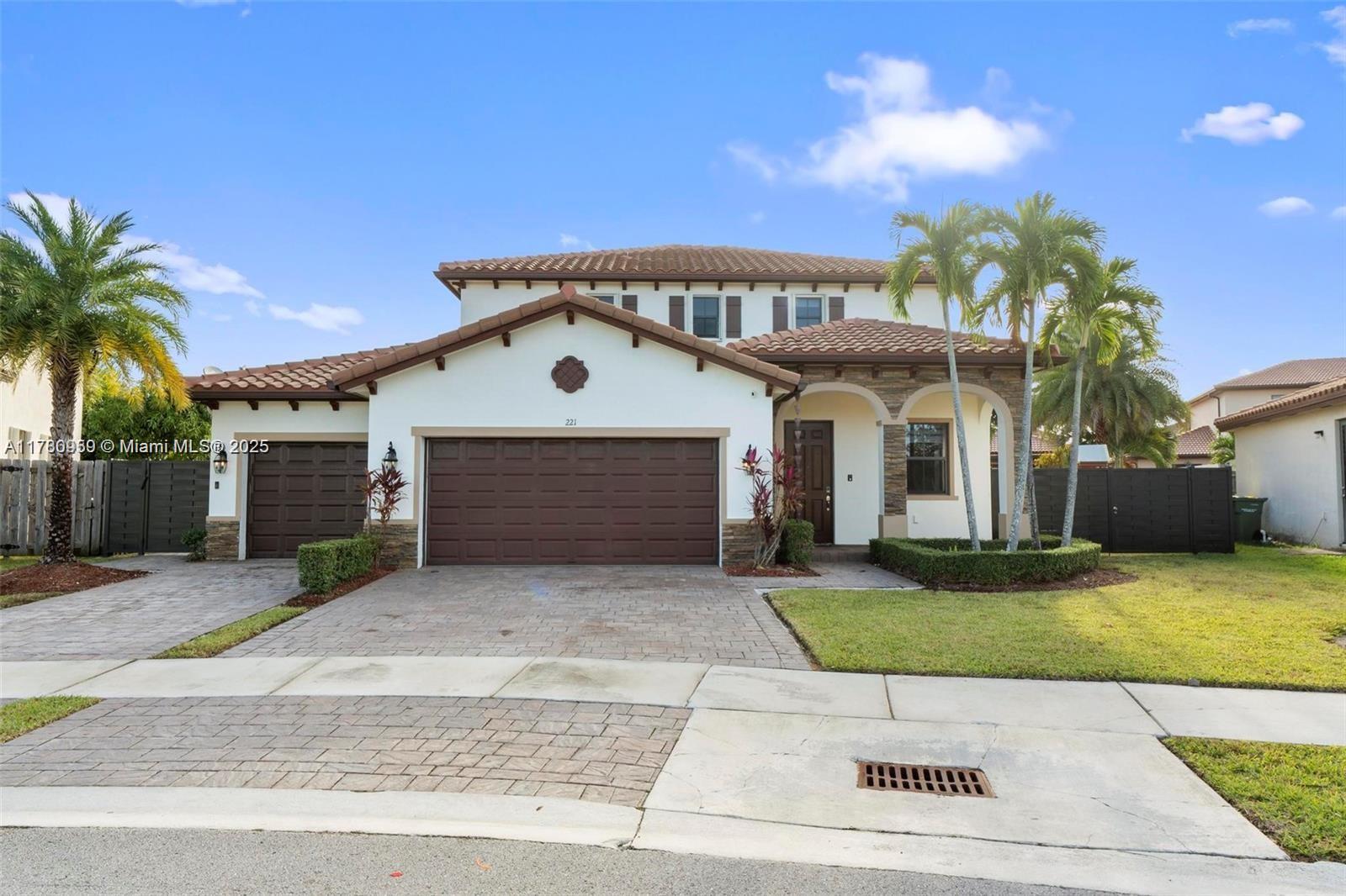 Rental Property at 221 Se 35th Ave, Homestead, Miami-Dade County, Florida - Bedrooms: 5 
Bathrooms: 4  - $4,200 MO.