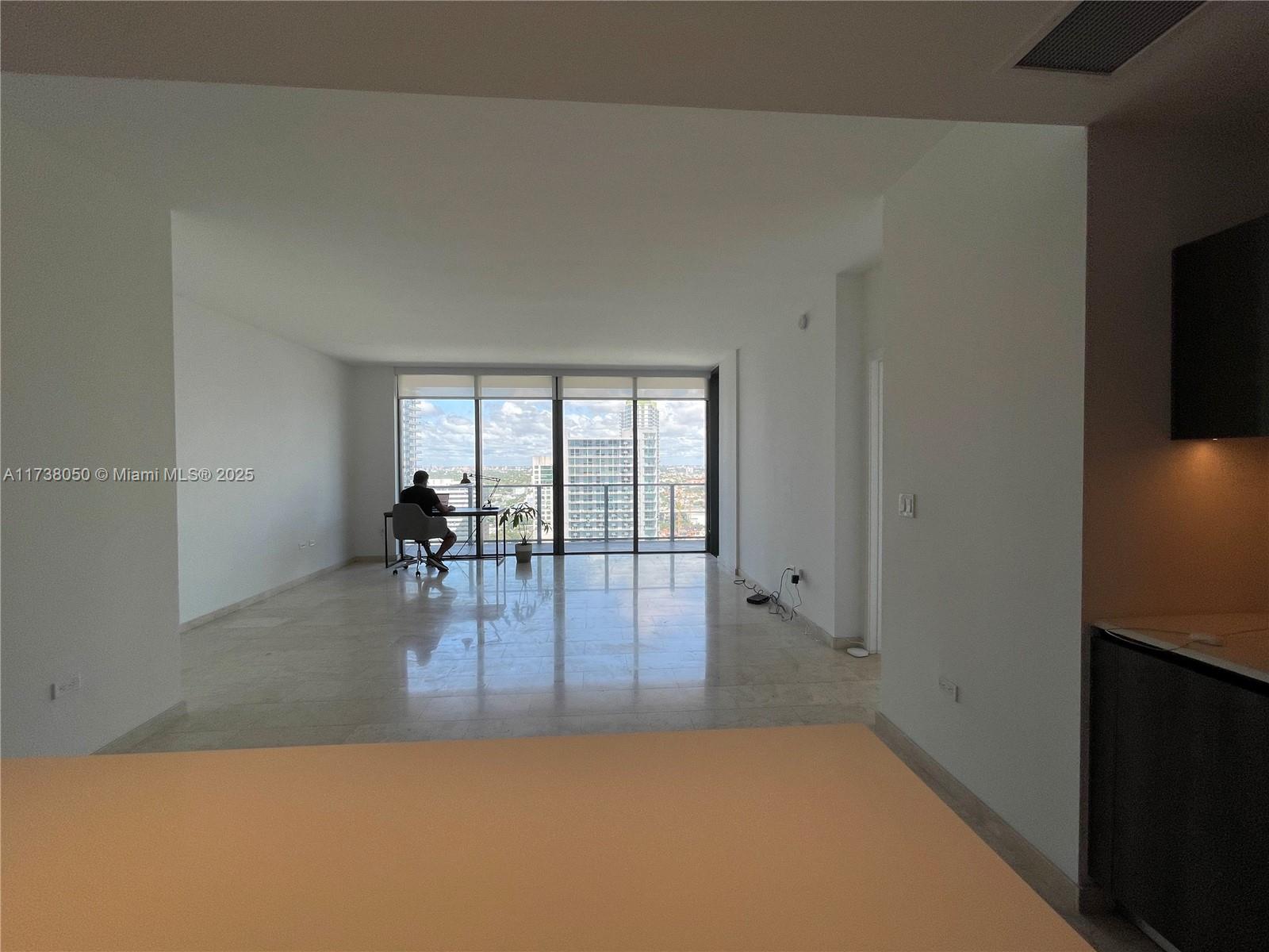 REACH CONDO - Residential