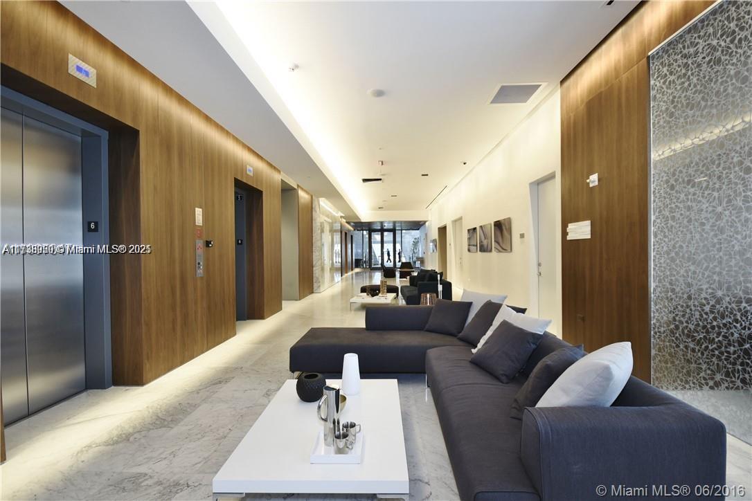 REACH CONDO - Residential