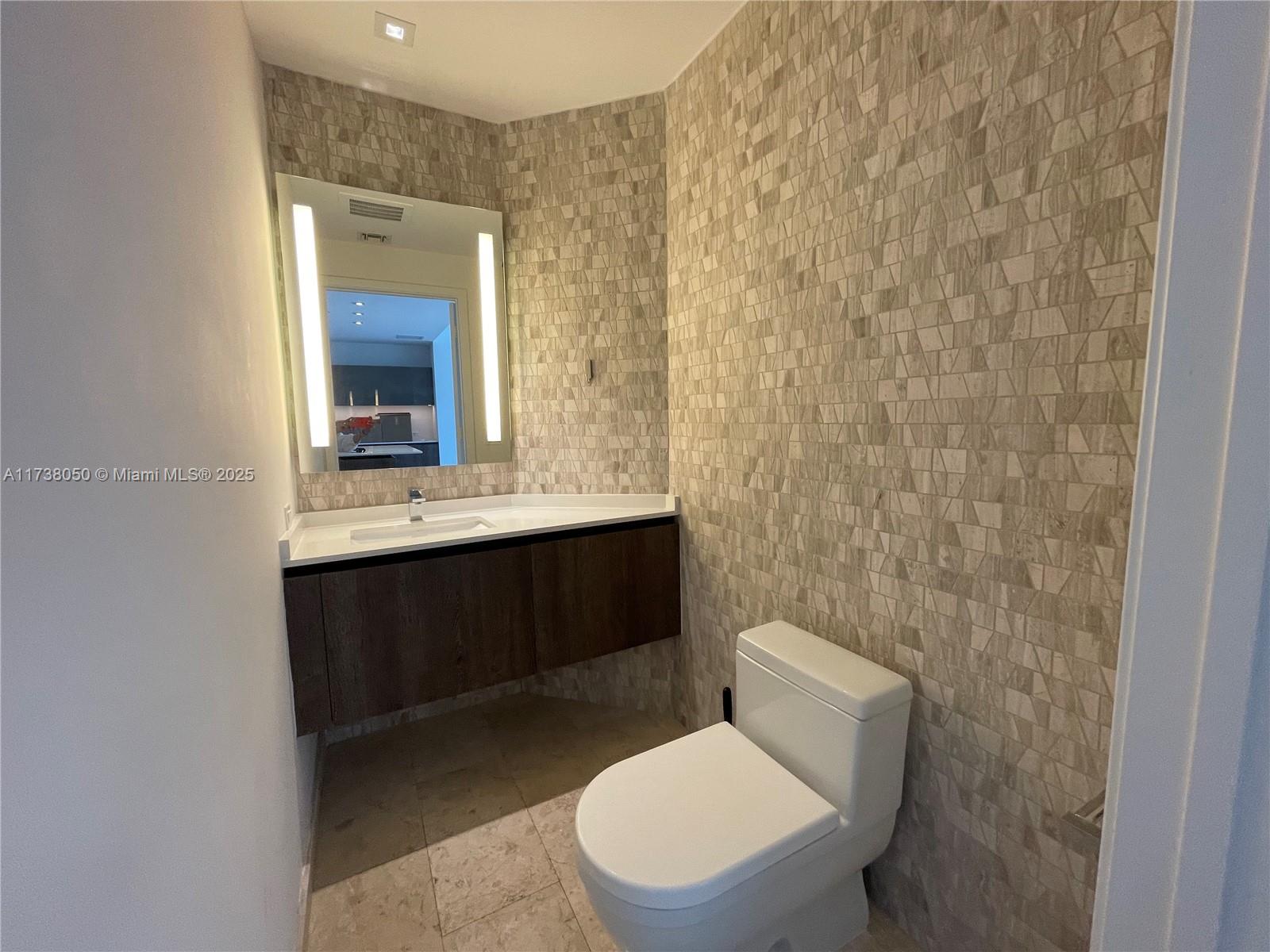 REACH CONDO - Residential