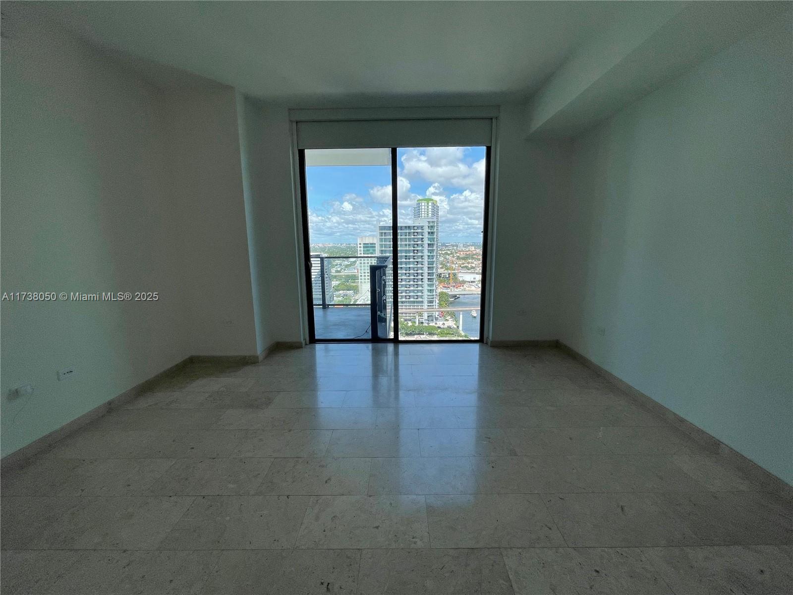 REACH CONDO - Residential