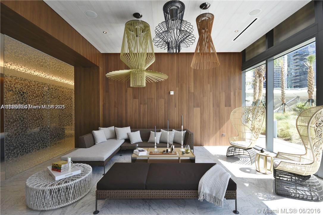 REACH CONDO - Residential