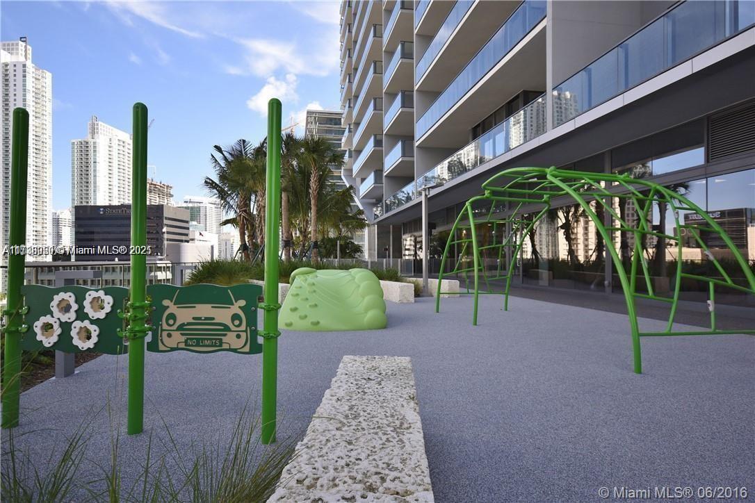 REACH CONDO - Residential