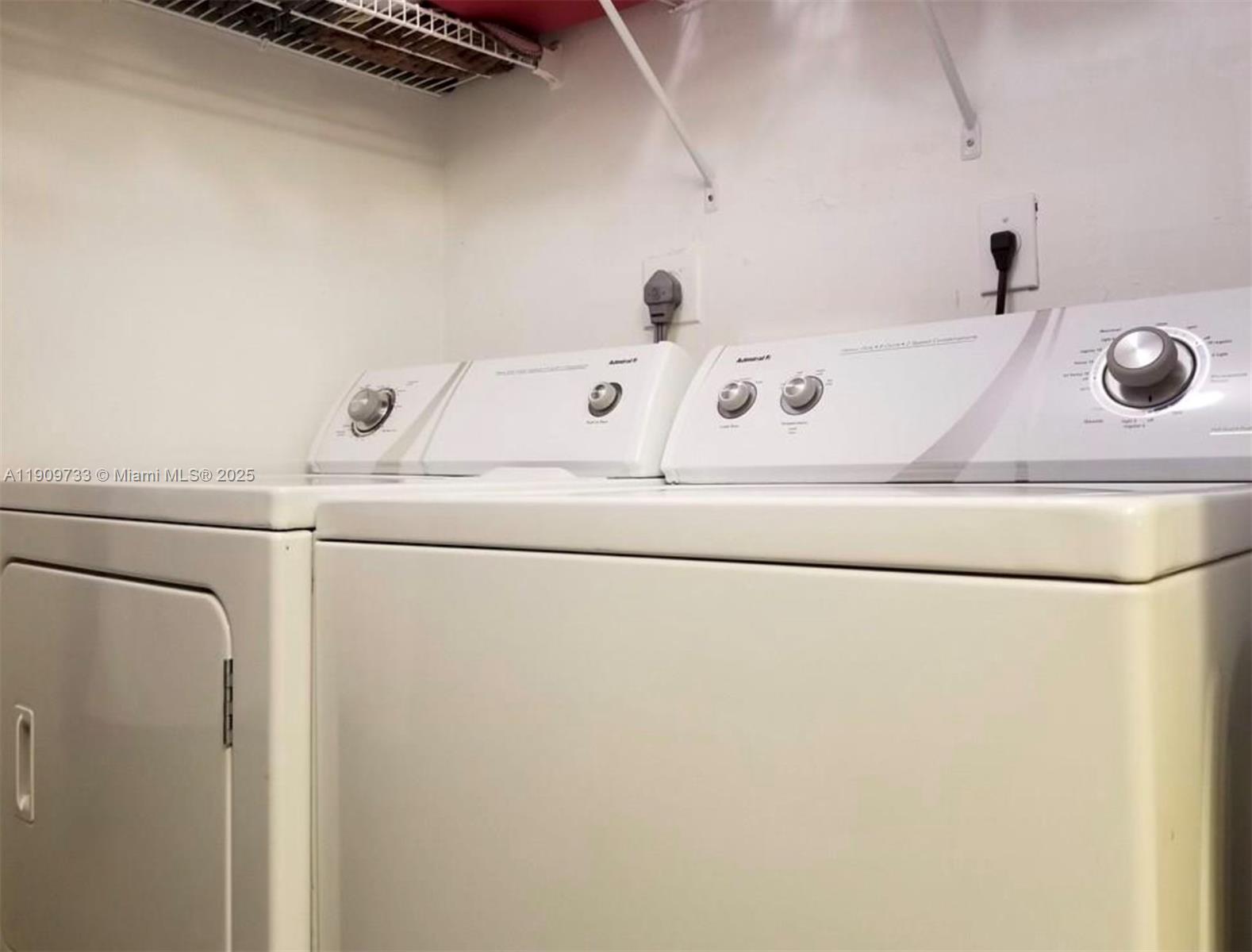 ROYAL POINCIANA CONDO - Residential Lease