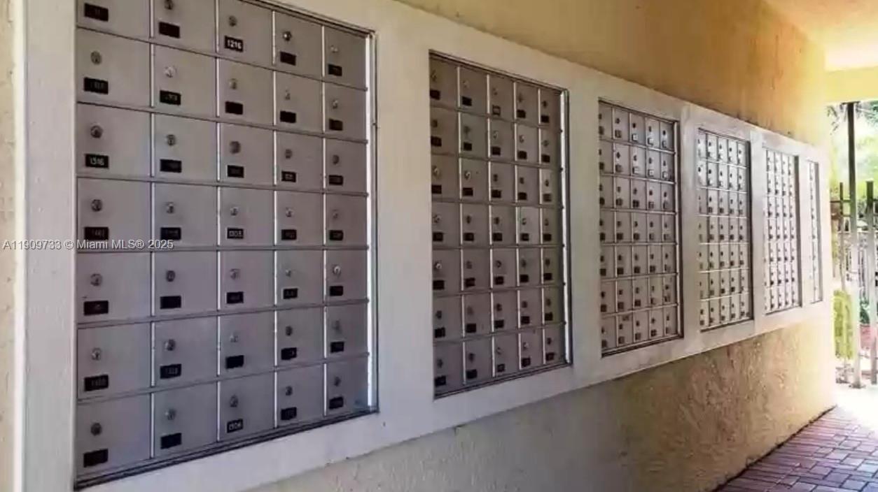 ROYAL POINCIANA CONDO - Residential Lease