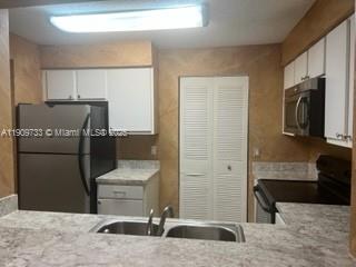 ROYAL POINCIANA CONDO - Residential Lease