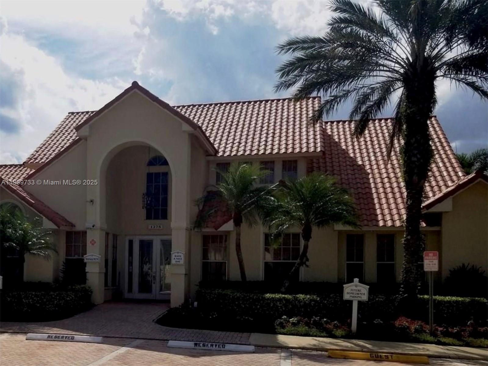 ROYAL POINCIANA CONDO - Residential Lease