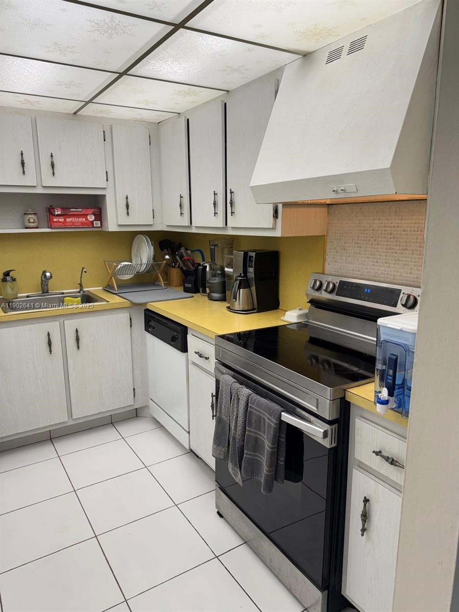 500 Three Islands Blvd 908