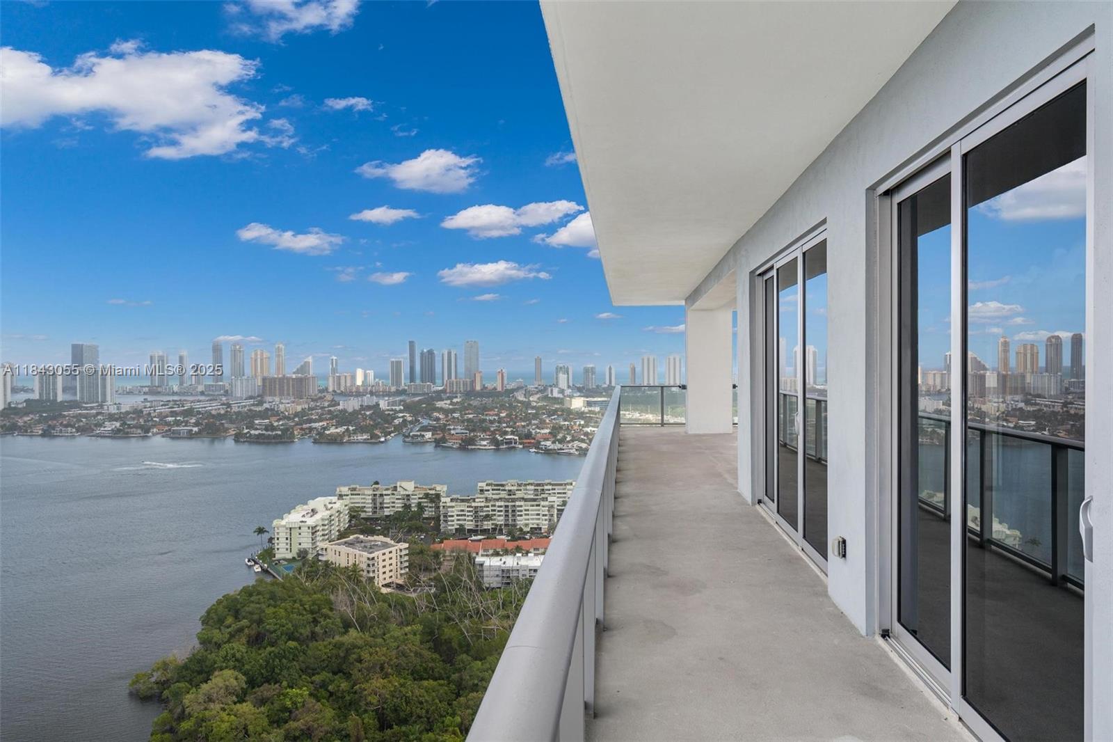 THE HARBOUR PH4 - NORTH - Residential Lease