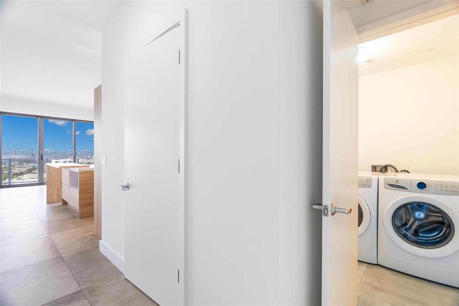 THE HARBOUR PH4 - NORTH - Residential Lease