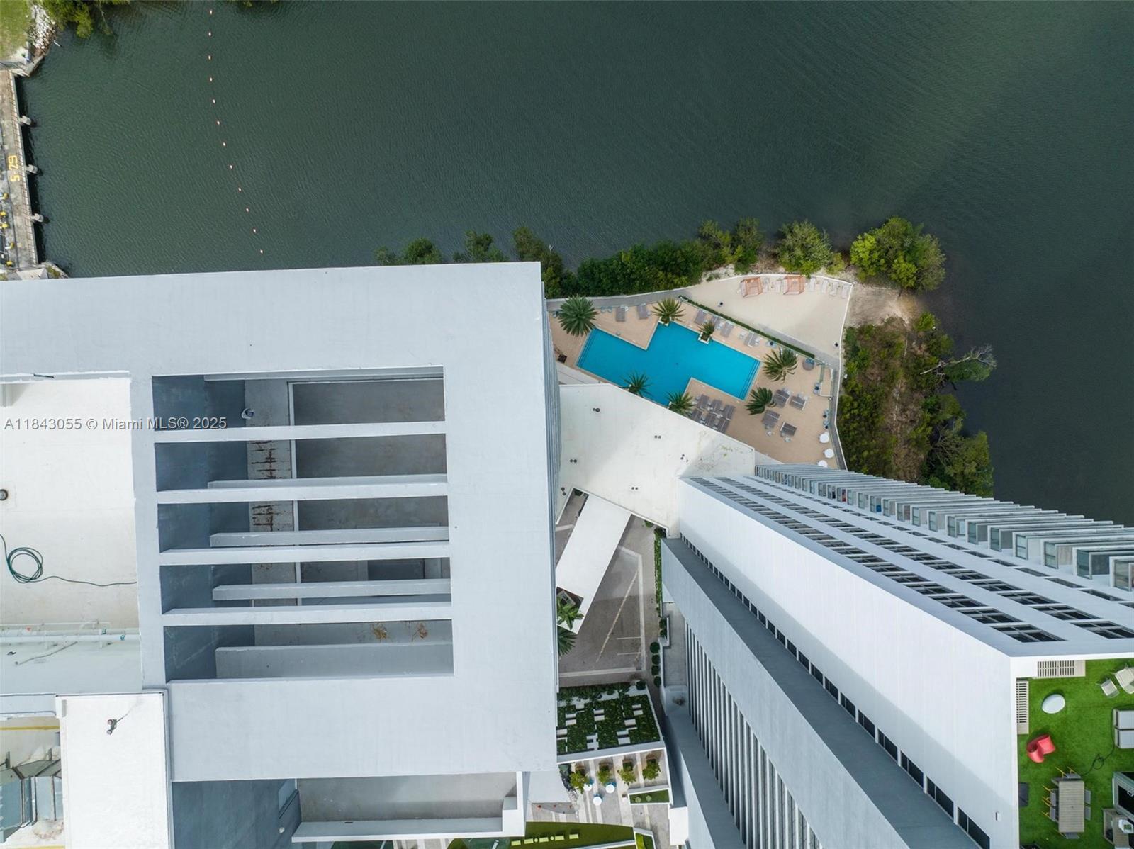 THE HARBOUR PH4 - NORTH - Residential Lease