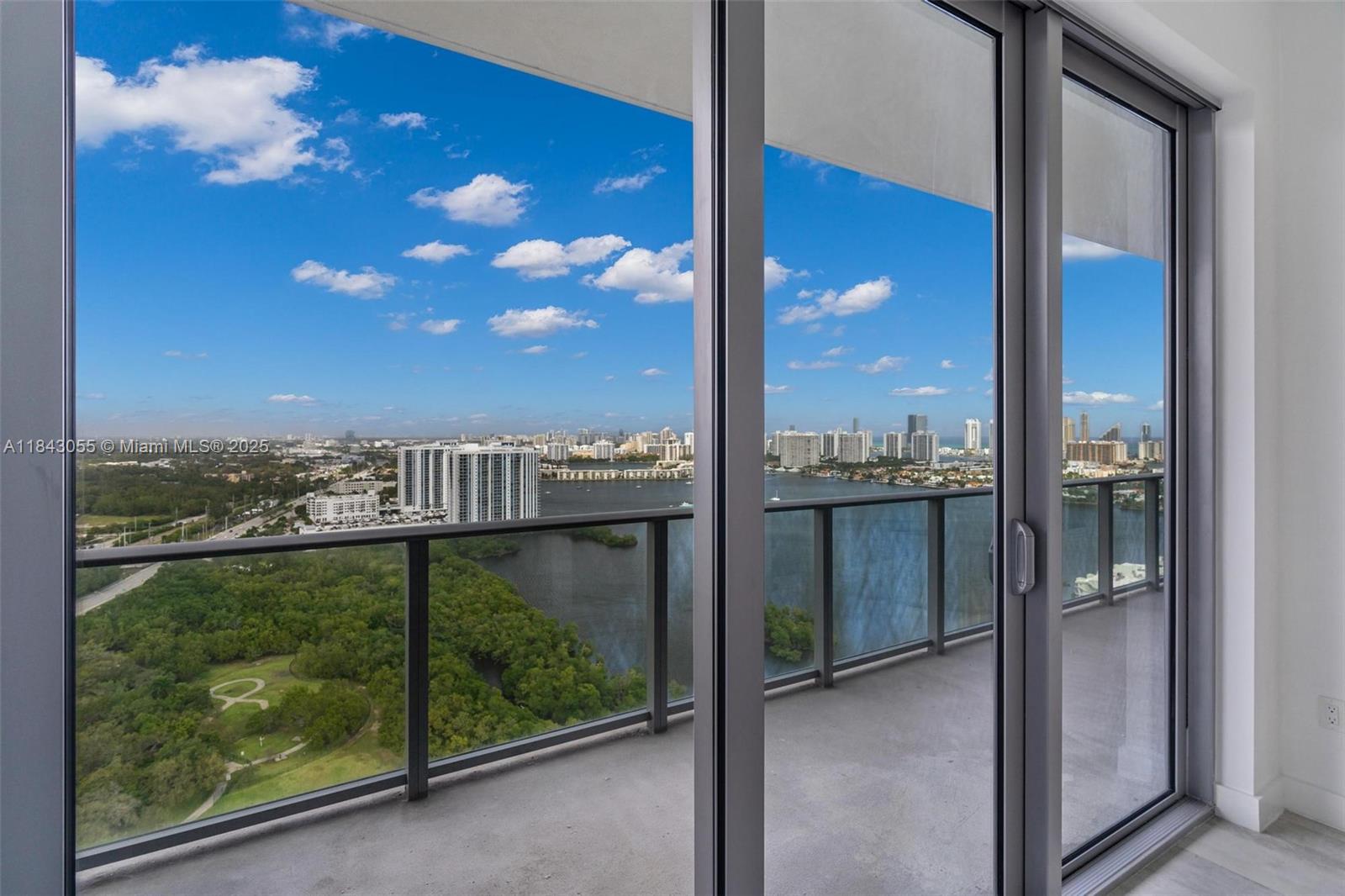 THE HARBOUR PH4 - NORTH - Residential Lease