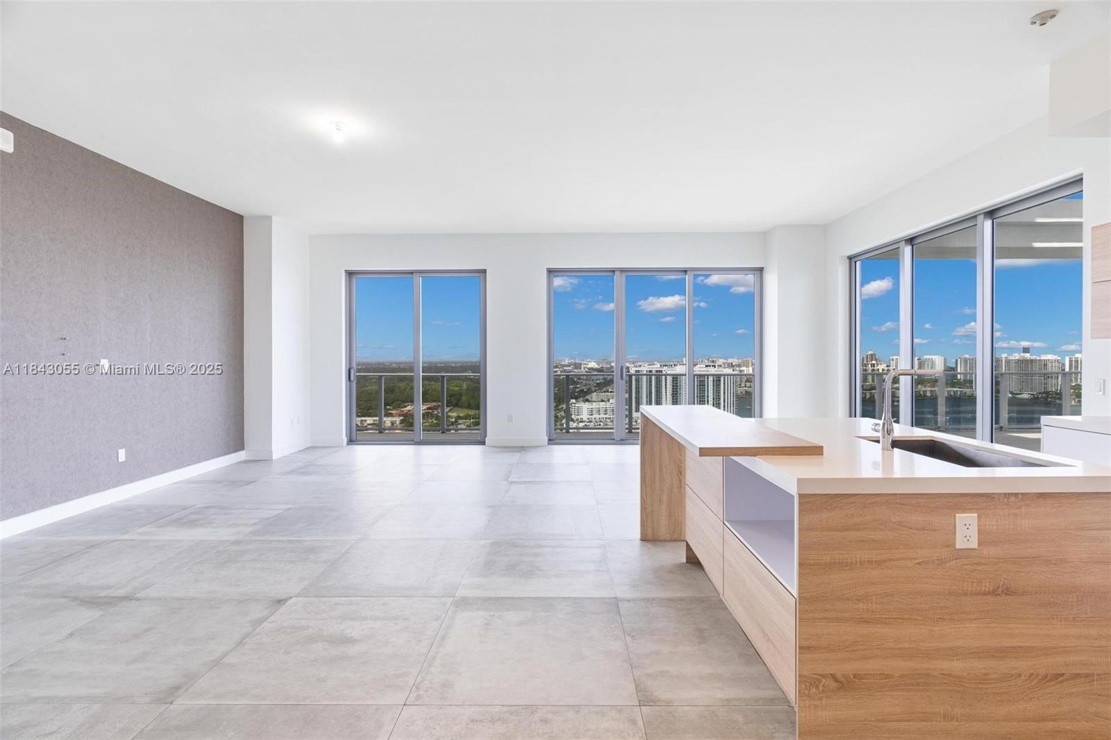 THE HARBOUR PH4 - NORTH - Residential Lease