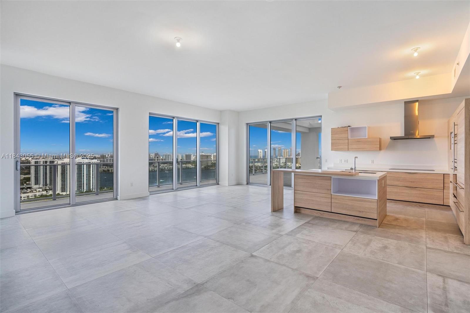 THE HARBOUR PH4 - NORTH - Residential Lease