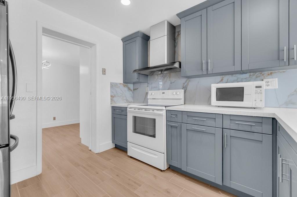 CRESTHAVEN NO 6 - Residential Lease