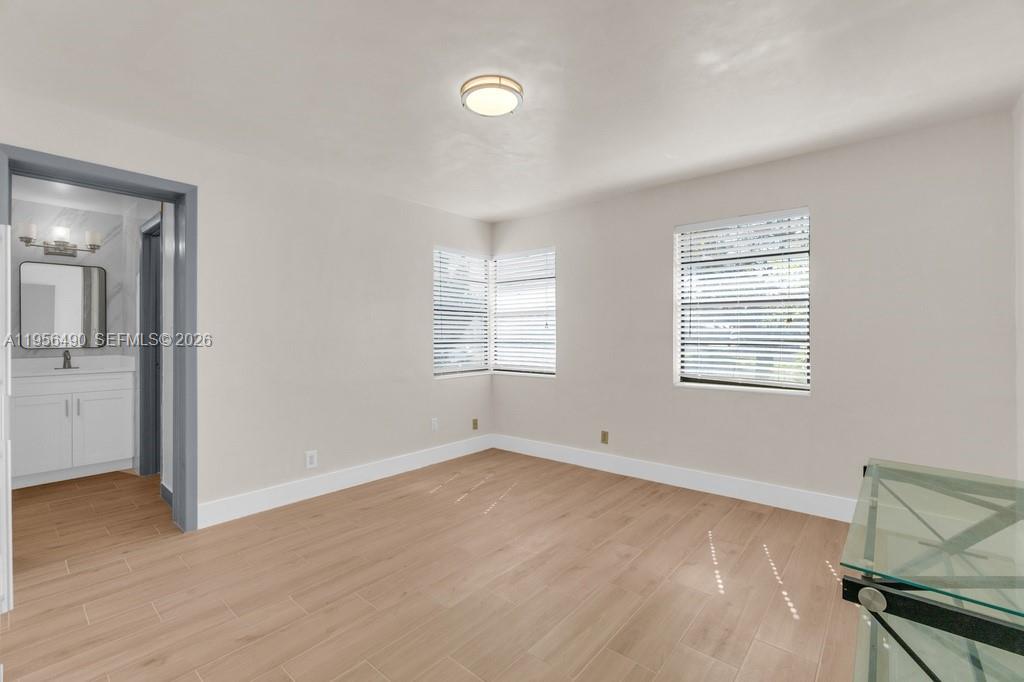 CRESTHAVEN NO 6 - Residential Lease