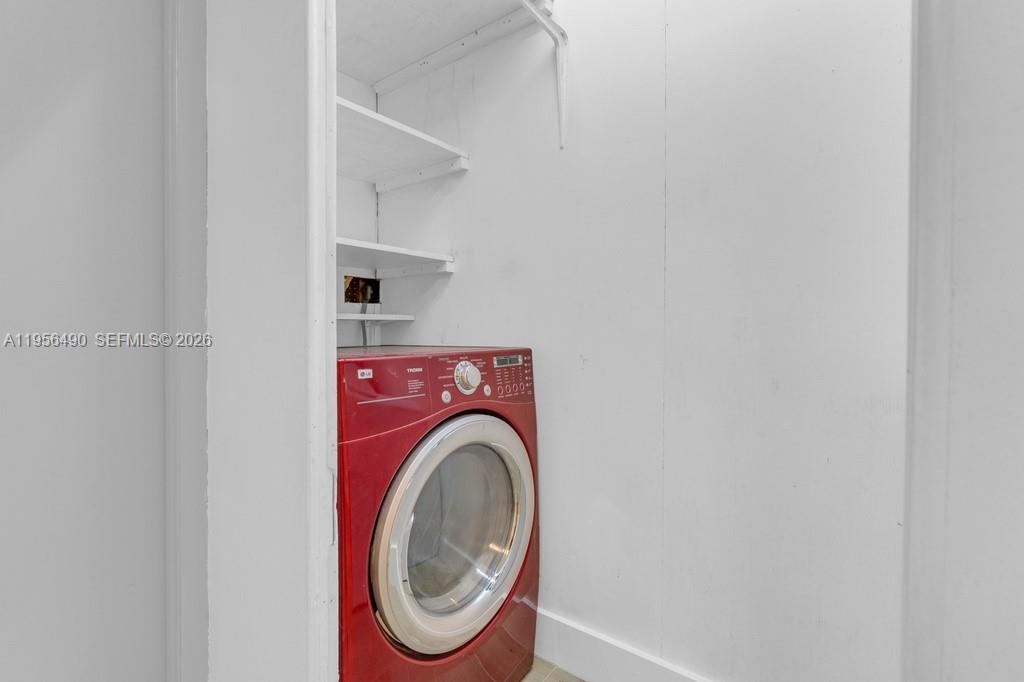 CRESTHAVEN NO 6 - Residential Lease