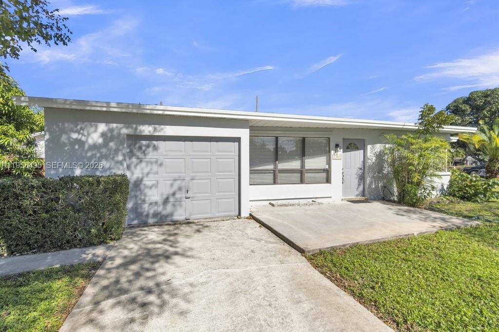 CRESTHAVEN NO 6 - Residential Lease