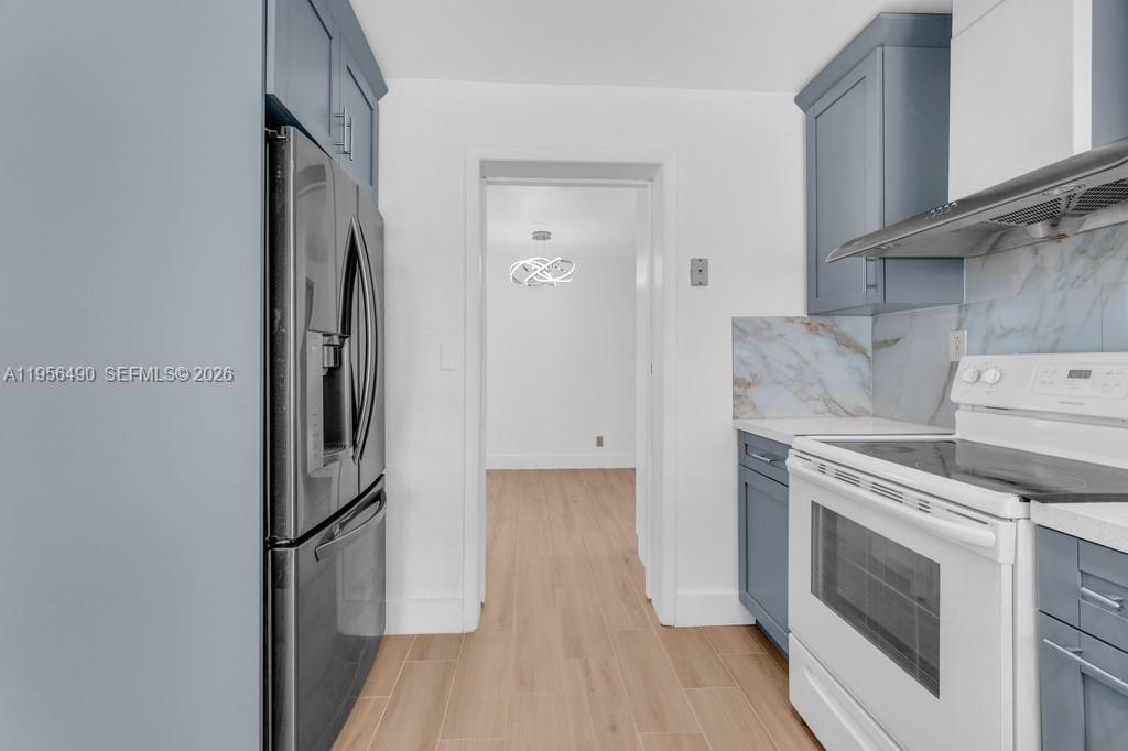 CRESTHAVEN NO 6 - Residential Lease