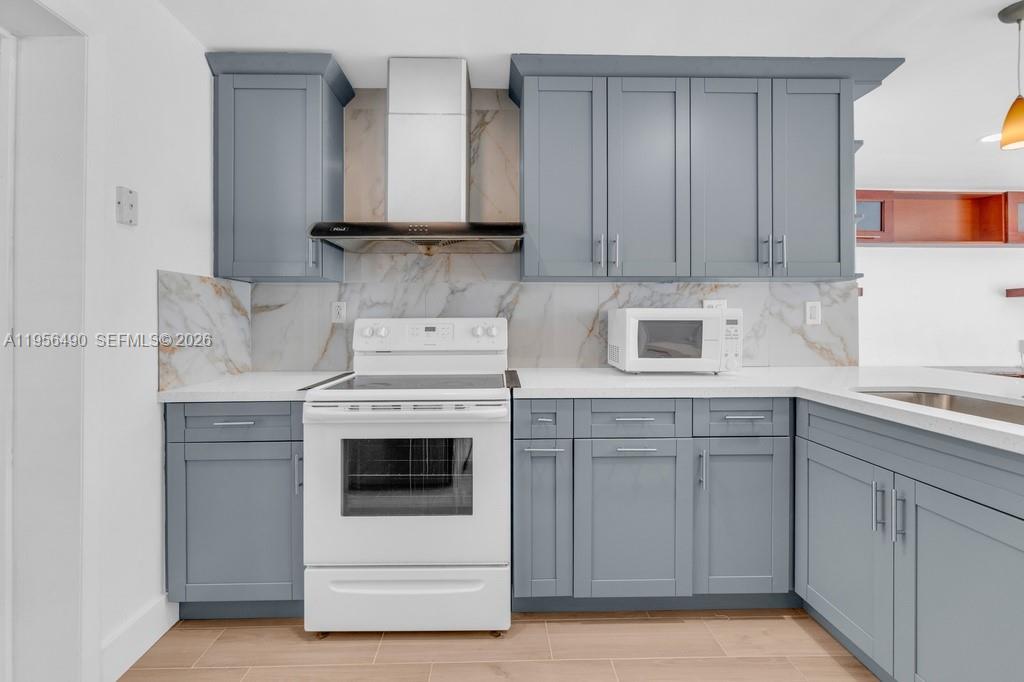 CRESTHAVEN NO 6 - Residential Lease