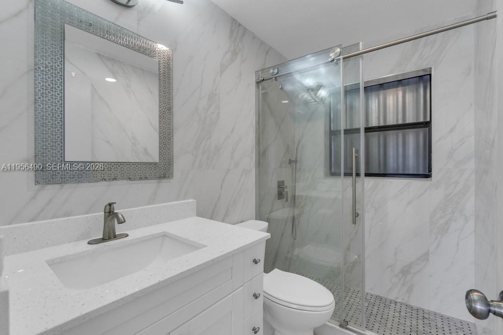 CRESTHAVEN NO 6 - Residential Lease