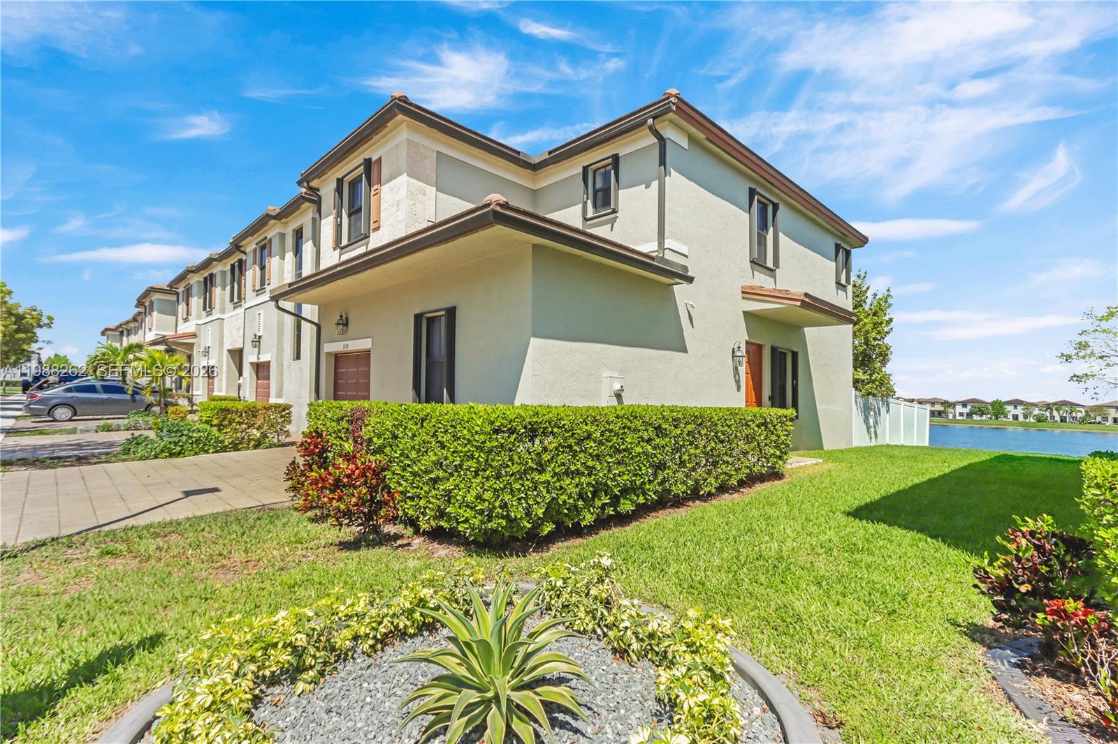 AQUABELLA SECTION ONE - Residential