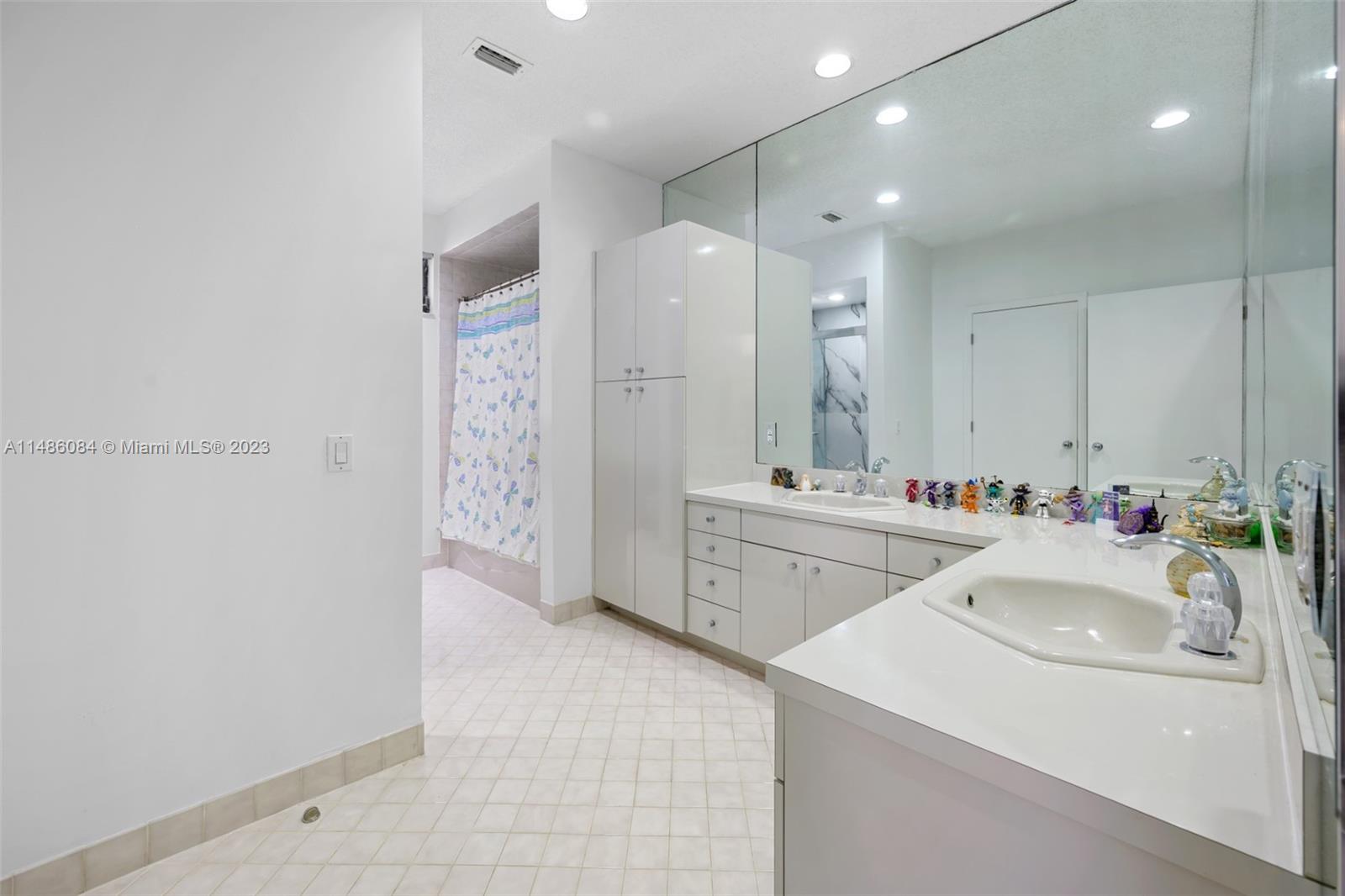 OAK FOREST - Residential