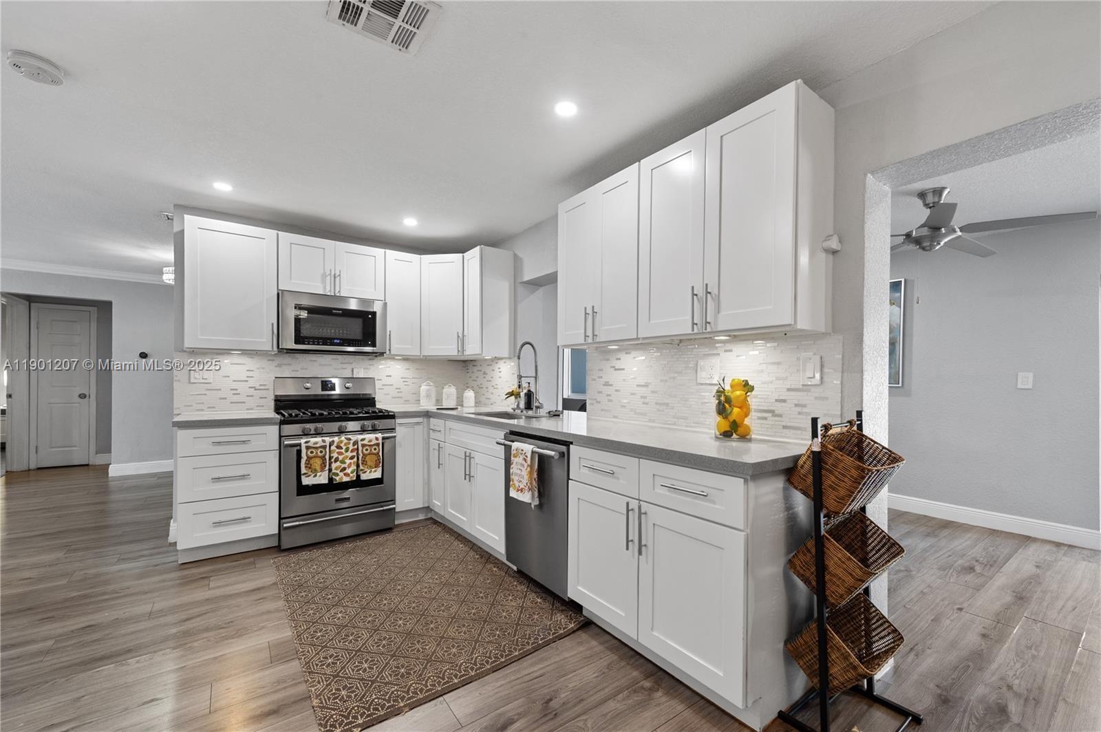SUNRISE GOLF VILLAGE - Residential