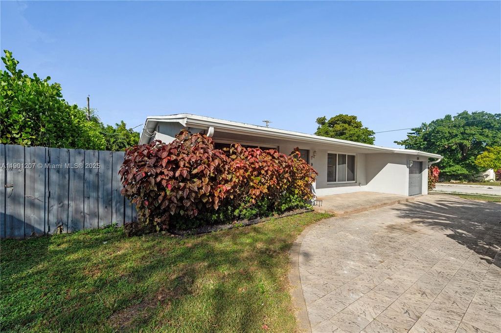 Photo of 8521 NW 28 Place, Sunrise, FL 33322 (MLS # A11901207)