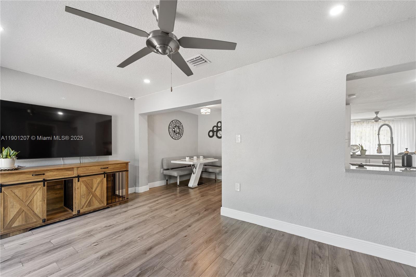 SUNRISE GOLF VILLAGE - Residential