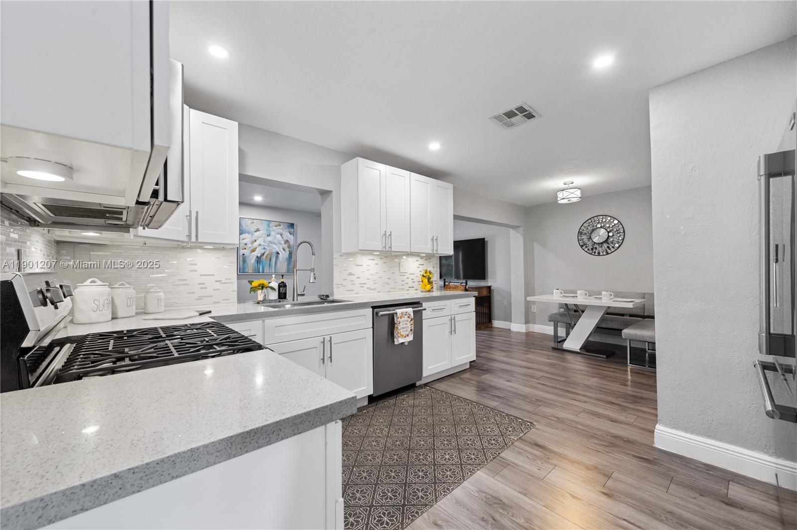 SUNRISE GOLF VILLAGE - Residential