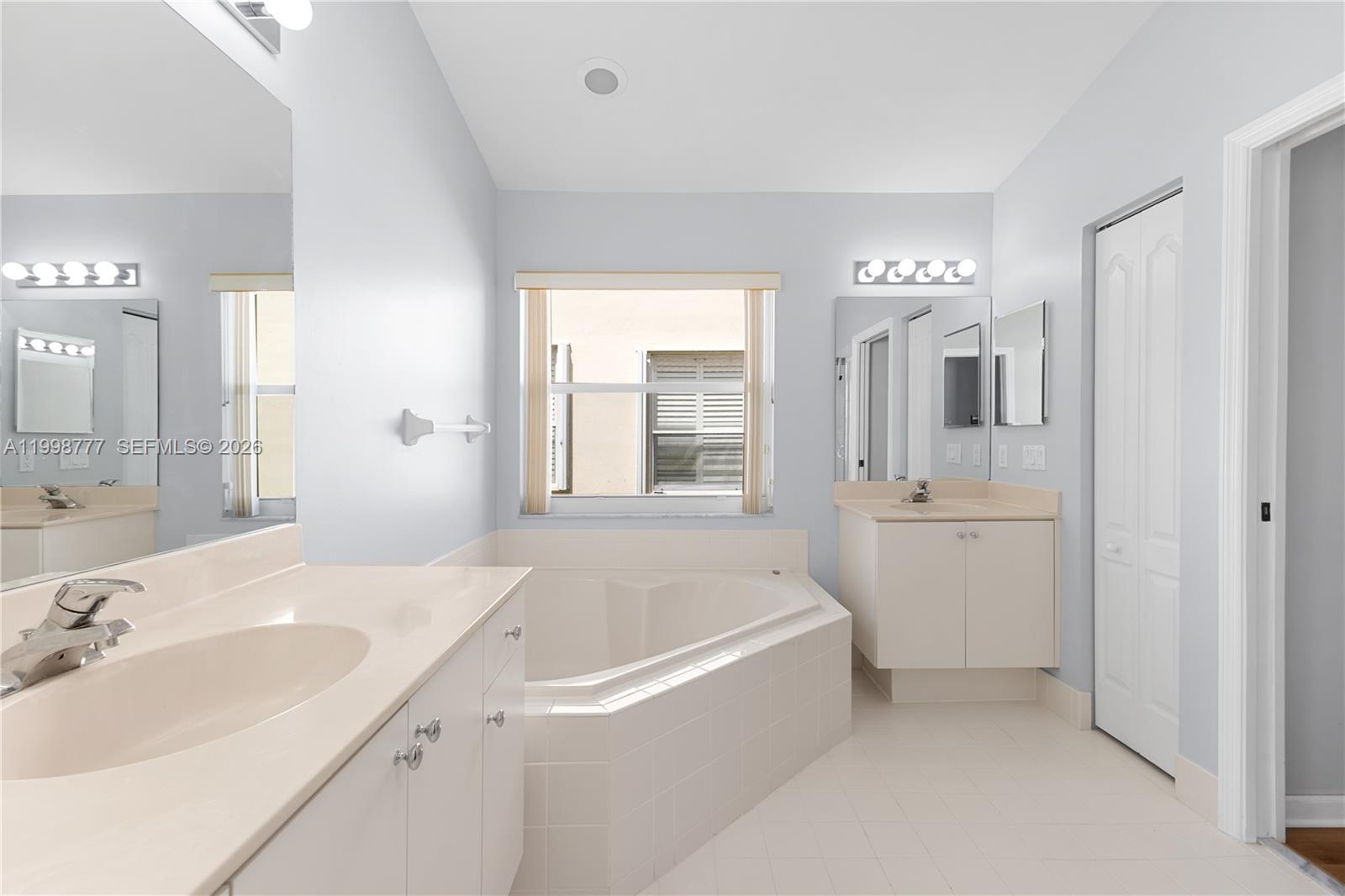 VULCAN MATERIALS COMPANY - Residential Lease