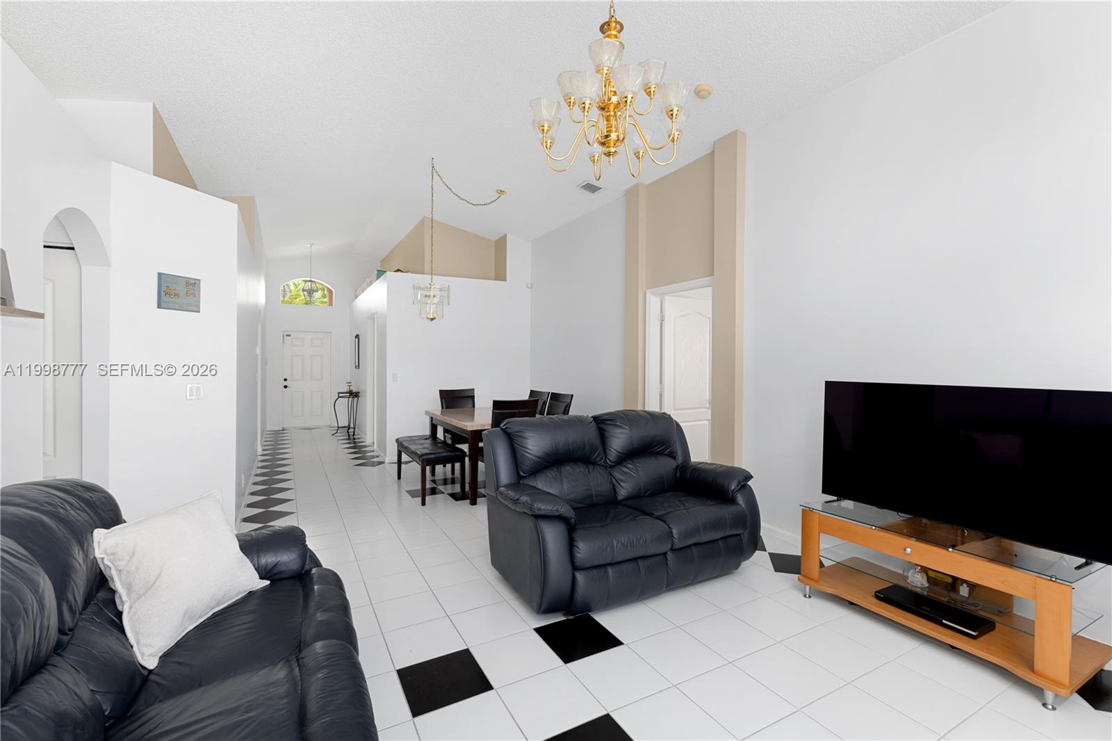 VULCAN MATERIALS COMPANY - Residential Lease