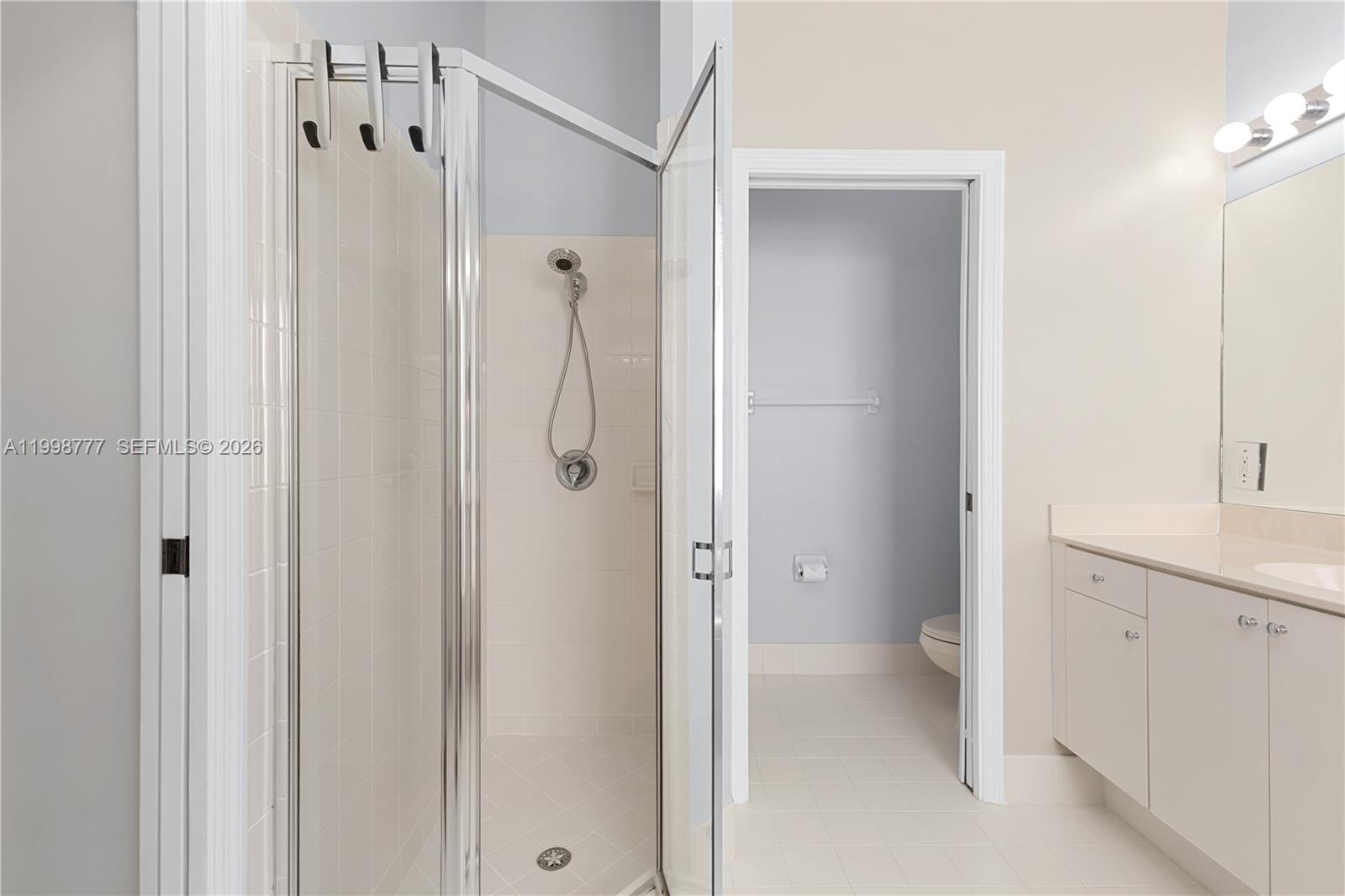 VULCAN MATERIALS COMPANY - Residential Lease