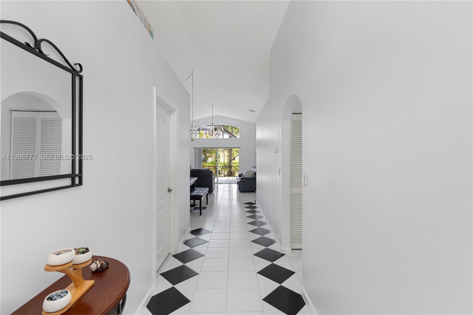 VULCAN MATERIALS COMPANY - Residential Lease
