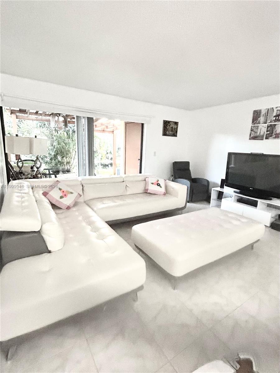 SPRING TREE - Residential