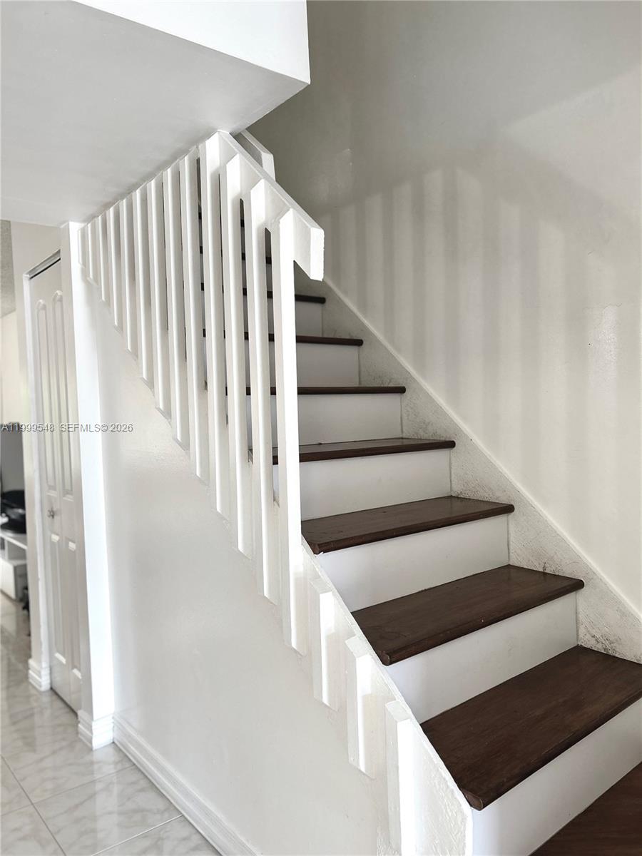 SPRING TREE - Residential