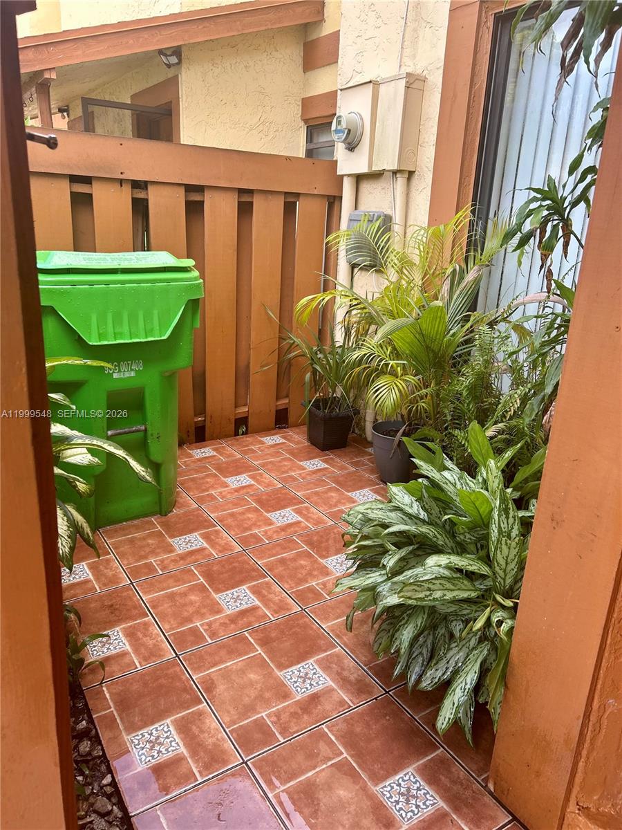 SPRING TREE - Residential