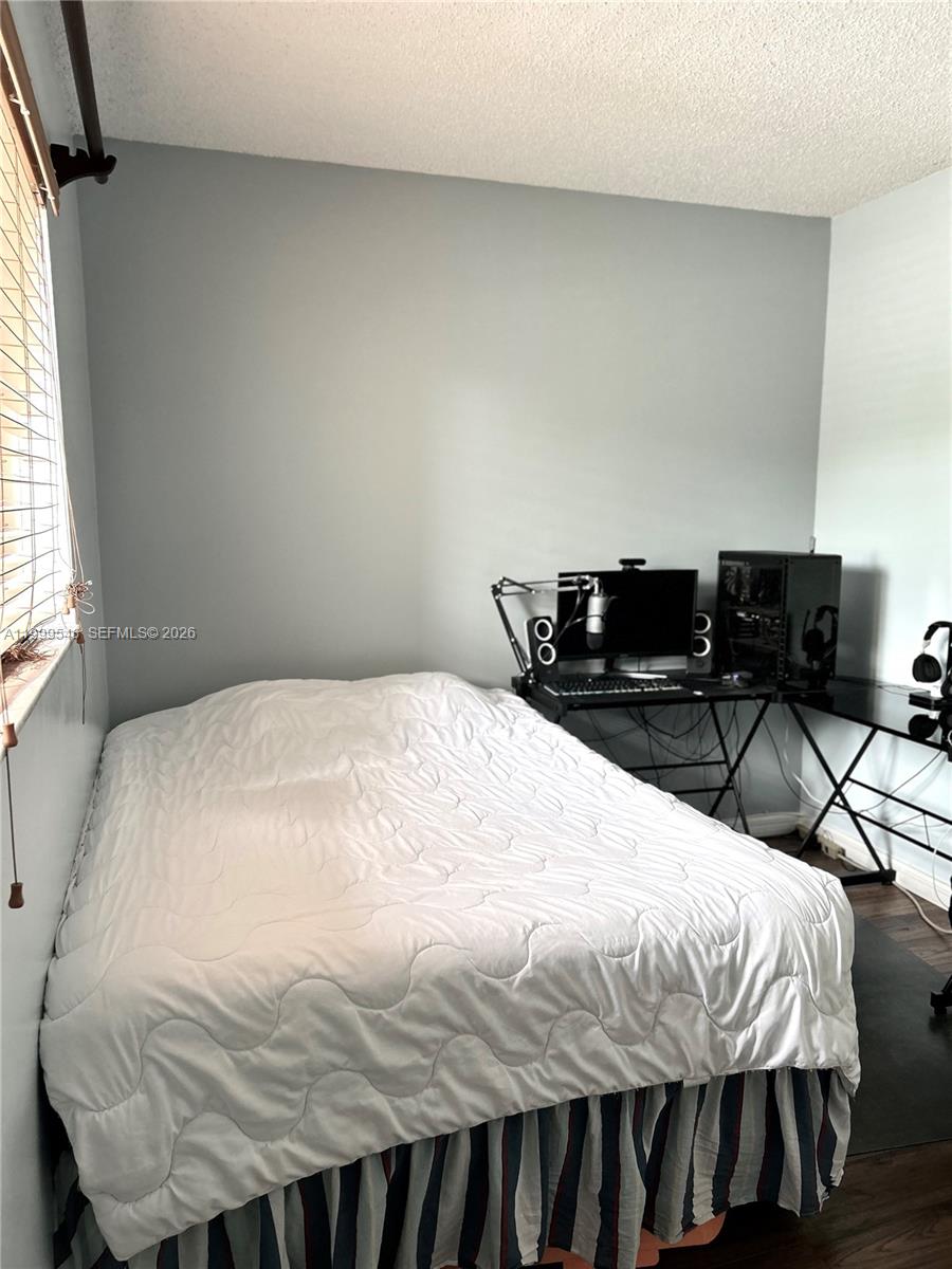 SPRING TREE - Residential