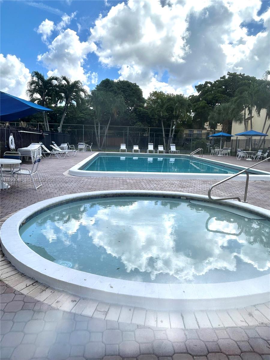 SPRING TREE - Residential