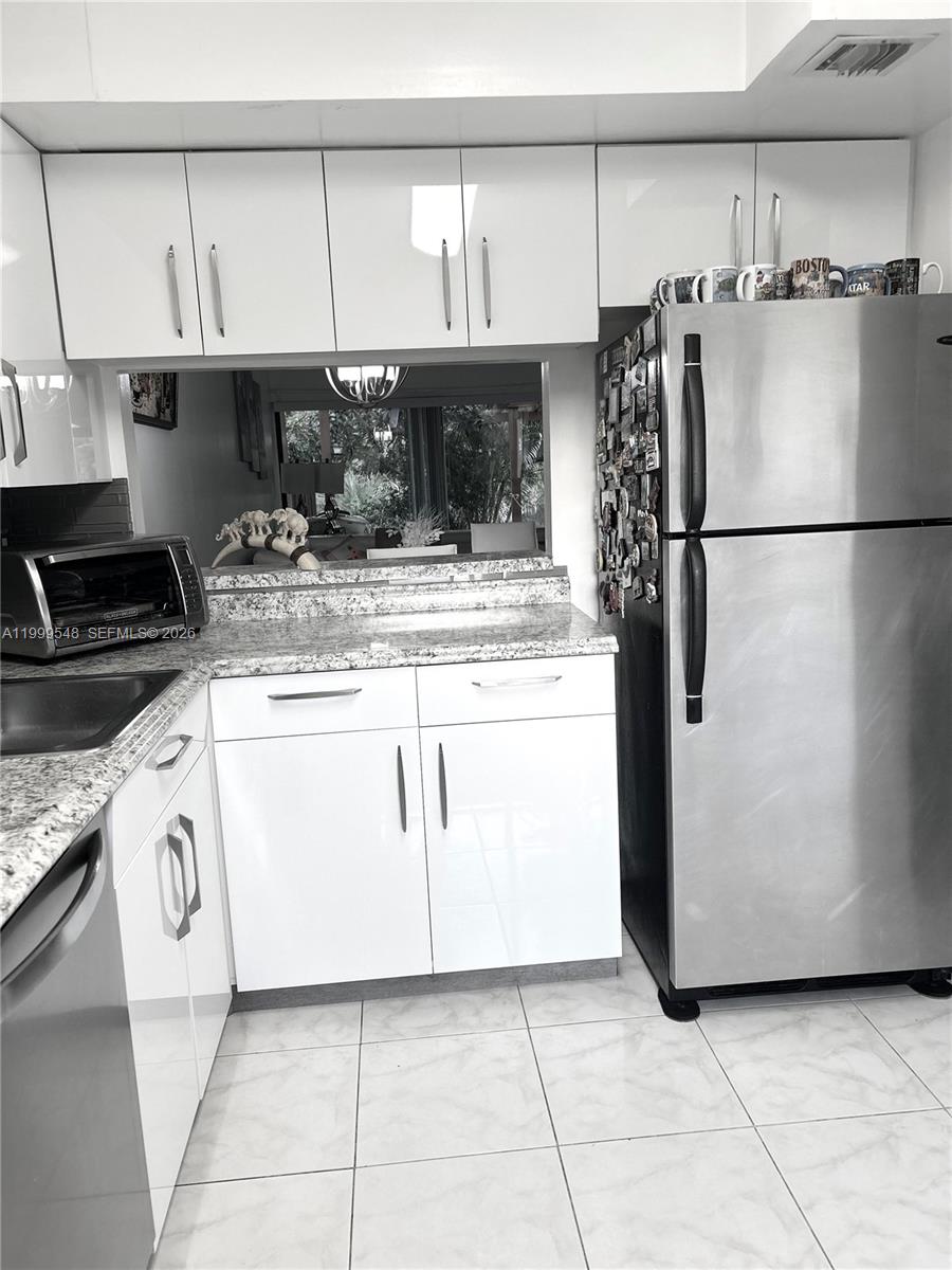 SPRING TREE - Residential