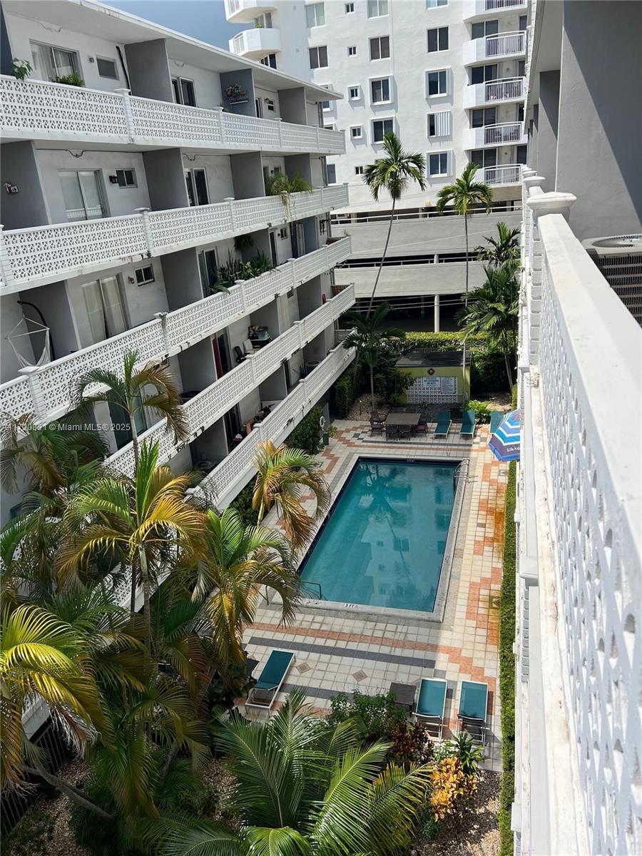 TWIN TOWERS CONDO - Residential