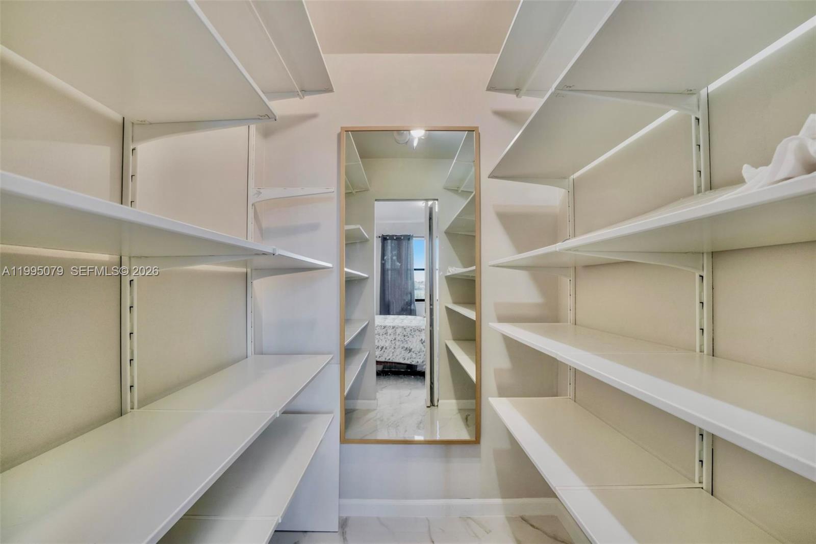 SUMMERTREE VILG CALIF CL - Residential Lease