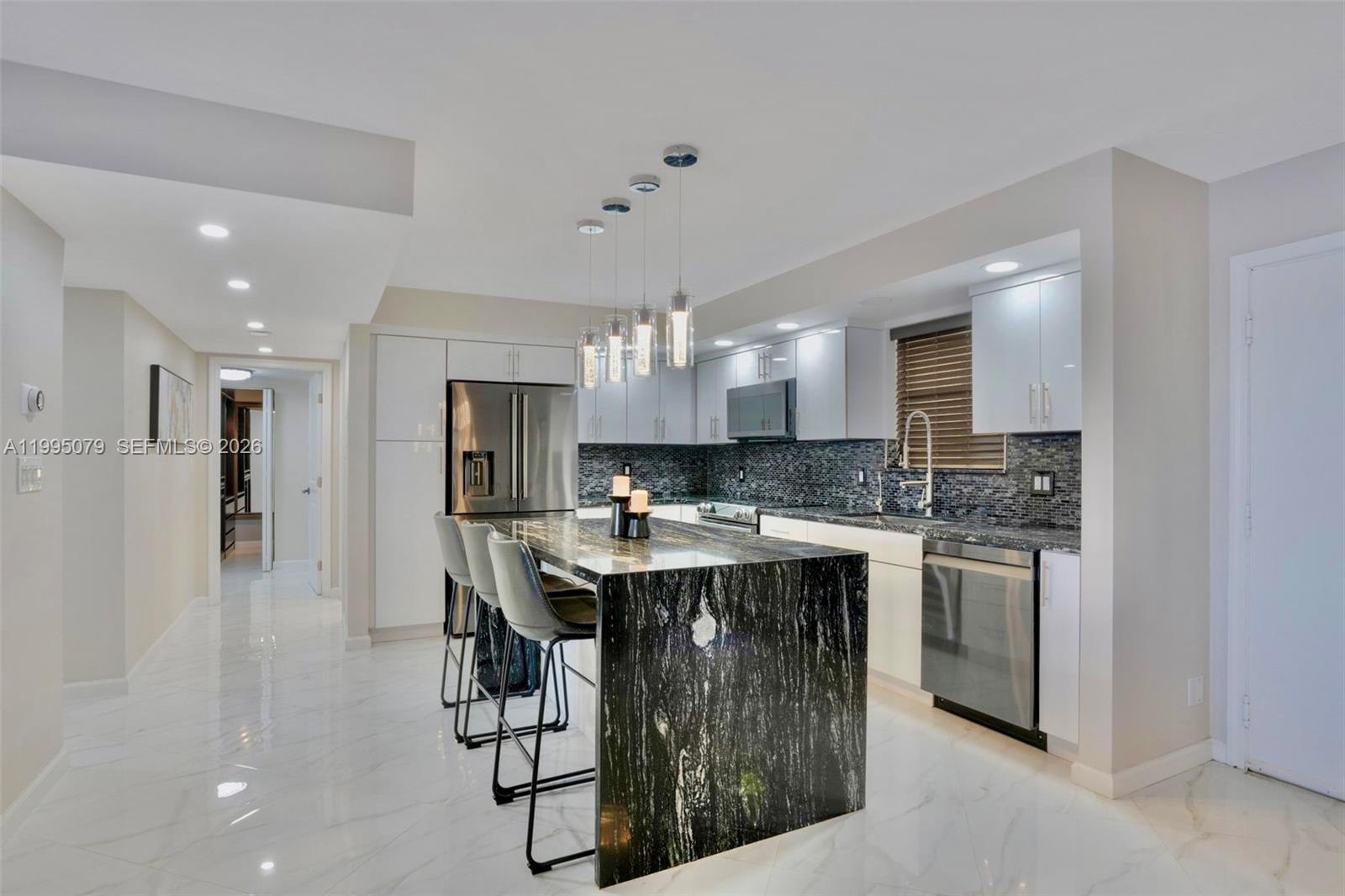 SUMMERTREE VILG CALIF CL - Residential Lease