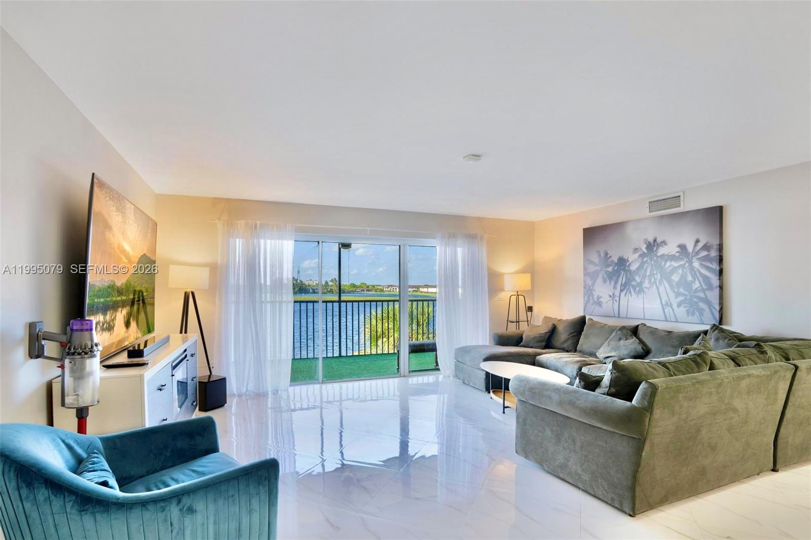 SUMMERTREE VILG CALIF CL - Residential Lease